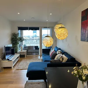  Apartment Luxury 3 Bedroom Flat In Stratford,