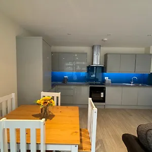  Apartment Claret And Blue